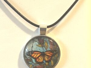 Schmetterling Halskette | Verstellbares Kunstlederband | Zartes und Symbolisches Design